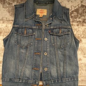 Levi’s denim vest